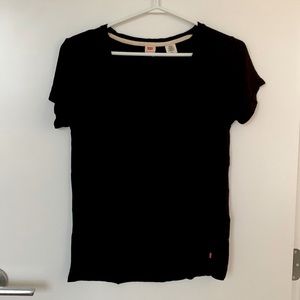 Size small black Levi's t-shirt